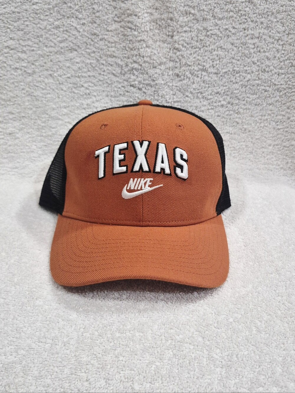 University Of Texas Longhorns Nike Rise Meshback Snapback Hat/Cap Adult Sze L/XL